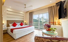 Hotel Picasso Prive Naraina Delhi - Couple Friendly Local Ids Accepted